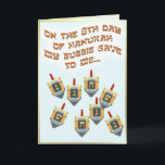 Cartes Pour Fêtes Annuelles 8 dreidels<br><div class="desc">Attends une minute ici...  Je ne me souviens pas des rêves des Douze Jours de Noël ! Peut-être qu'il devrait y en avoir. C'est une carte amusante qui est idéale pour les familles de confessions mixtes. Heureux Hanoukka !</div>