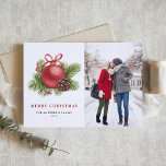 Cartes Pour Fêtes Annuelles Aquarelle Boule rouge ornement photo Noël<br><div class="desc">Joyeux Noël | Envoyez des voeux de vacances à votre famille et à vos amis avec cette carte de Noël personnalisable. Il présente un ornement festif de boule rouge aquarelle avec des fraises d'hiver, des pinecones et des aiguilles de pin. Personnalisez en ajoutant vos détails. Cette carte de Noël photo...</div>