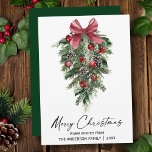 Cartes Pour Fêtes Annuelles Aquarelle Pines Calligraphie Encre Noël Vert<br><div class="desc">Élégante Calligraphie moderne Encre Script Aquarelle Pins Végétation hivernale avec Bow Rouge Bourgogne Ornements de Noël,  cônes de pin et baies sèches Joyeux Carte de Noël - Vert</div>