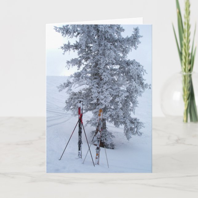 Cartes Pour Fêtes Annuelles Arbre couvert de neige et ski (Devant)