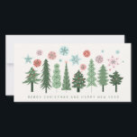 Cartes Pour Fêtes Annuelles Arbres de Noël stylisés et flocons de neige<br><div class="desc">Une gamme d'arbres de Noël stylisés au design unique se dresse sous un ciel de flocons de neige et d'étoiles. La palette de couleurs tamisées et les décorations détaillées en font un design de vacances charmant avec une touche de fantaisie.</div>