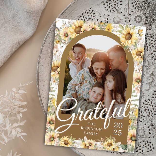 Cartes Pour Fêtes Annuelles Automne Arche D'Automne Fleurs de soleil Gratuit T (elegant earth tones sunflowers grateful happy thanksgiving cards with arch family photo names year)