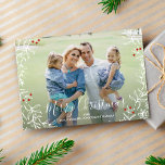 Cartes Pour Fêtes Annuelles Baies botaniques Joyeux Noël Photo de famille<br><div class="desc">Célébrez la saison avec cette belle carte de vacances avec votre photo encadrée par une frontière botanique blanche avec des baies rouges festives. Gardez l'actuel salut "Joyeux Noël" ou changez-vous à votre propre salutation personnalisée. L'arrière dispose d'un motif à pois amusant - changer facilement la couleur en cliquant sur la...</div>
