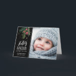 Cartes Pour Fêtes Annuelles Bayas Rojas | Feliz Navidad<br><div class="desc">Diseño moderno con una ilustración dibujados a mano y tipografía</div>