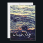 Cartes Pour Fêtes Annuelles Beach Life Citations Vagues Ocean Sunset Water Pit<br><div class="desc">Imprimé avec une belle scène sereine de belles vagues de l'océan sur la plage!</div>