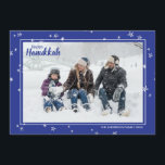Cartes Pour Fêtes Annuelles Belle Main Tirée Étoiles Happy Hanoukka Family Hol<br><div class="desc">Cartes photos élégants et mignons sont parfaits pour tous vos amis et votre famille cette saison de vacances. Customisez le texte "happy hanoukka" avec votre propre salut et changez le nom de famille et l'année et échangez la photo pour une photo de vos enfants, de votre animal de compagnie ou...</div>