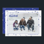 Cartes Pour Fêtes Annuelles Belle Main Tirée Étoiles Joyeux Famille Hanoukka<br><div class="desc">Cartes photos élégants et mignons sont parfaits pour tous vos amis et votre famille cette saison de vacances. Customisez le texte "happy hanoukka" avec votre propre salut et changez le nom de famille et l'année et échangez la photo pour une photo de vos enfants, de votre animal de compagnie ou...</div>