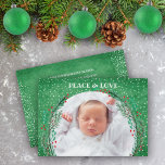 Cartes Pour Fêtes Annuelles Berries Pine Wirath Christmas Photo Holiday Card<br><div class="desc">Une couronne de branches de pin, de baies et de feuilles sur un arrière - plan vert corduro entoure votre photo préférée avec votre salutation en lettres chic sur le devant et votre personnalisation et message sur le dos. Sélectionnez Matte pour le papier le plus lourd et la haute définition...</div>