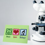 Cartes Pour Fêtes Annuelles Biologie d'amour de paix<br><div class="desc">Un cadeau mignon de Noël de biologiste comportant un signe de paix,  le coeur,  et un microscope d'étudier des organismes et la biologie. Un présent frais de professeur ou de professeur de biologie.</div>