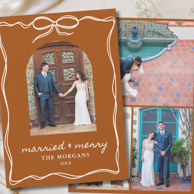 Cartes Pour Fêtes Annuelles Boho Terracotta Rustique Marié & Joyeux 4 Photo (Boho Terracotta Rustic Married & Merry 4 Photo Holiday Card
)