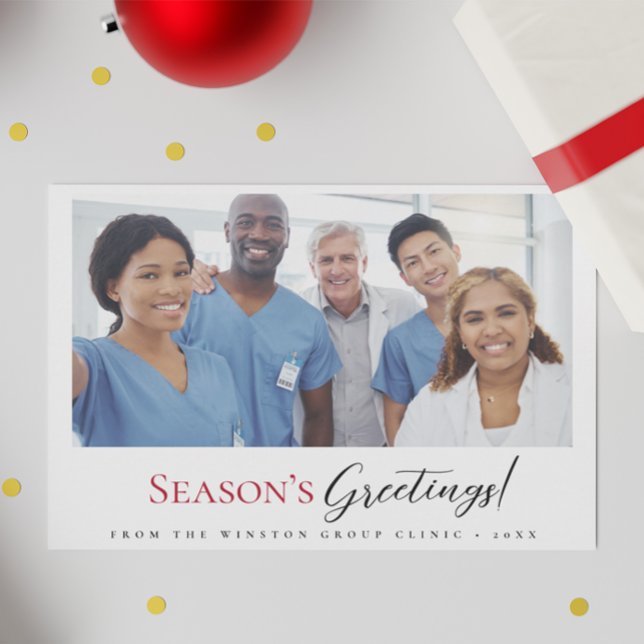Cartes Pour Fêtes Annuelles Bonnes Fêtes modernes Clinique Médicale Vacances (Season's greeting Medical clinic staff, dentist, doctor office Christmas card.)