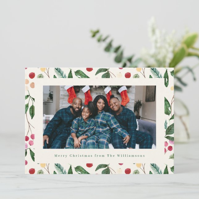 Cartes Pour Fêtes Annuelles Botanical Berries Greenery Christmas Family Photo  (Debout devant)
