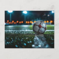 Boule de soccer sur le terrain humide vide