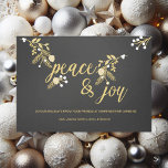 Cartes Pour Fêtes Annuelles Branches d'or et cônes Paix et Joy Chalkboard<br><div class="desc">Un beau tableau de bord arrière - plan avec des branches d'or et blanc, des feuilles, des cônes de pin, et des baies avec texte qui lit Paix et Joie et les zones que vous pouvez customiser avec un message et votre nom d'entreprise ou de société. Le dos de ces...</div>