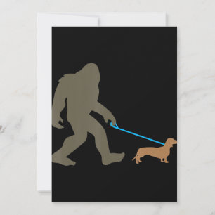 Cartes Pour Fêtes Annuelles Cadeau Chien   Bigfoot promenant un Dachshund