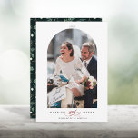 Cartes Pour Fêtes Annuelles Cadre élégant Arc Marié et Joyeux Photo<br><div class="desc">Carte de vacances photo en arc moderne avec script "et" décoratif entre 2 mots et un motif de verdure d'hiver sur le dos. Pour une personnalisation plus avancée de cette conception,  cliquez sur le BOUTON OUTIL DESIGN BLEU.</div>