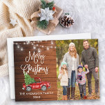 Cartes Pour Fêtes Annuelles Calliage Noël Camion Bois Jar Lumières<br><div class="desc">Script de calligraphie moderne Joyeux Noël Photo Carte de vacances - Aquarelle Camion rouge Vintage avec arbre de Noël - Bois rustique avec lumières à cordes de jarre Mason</div>