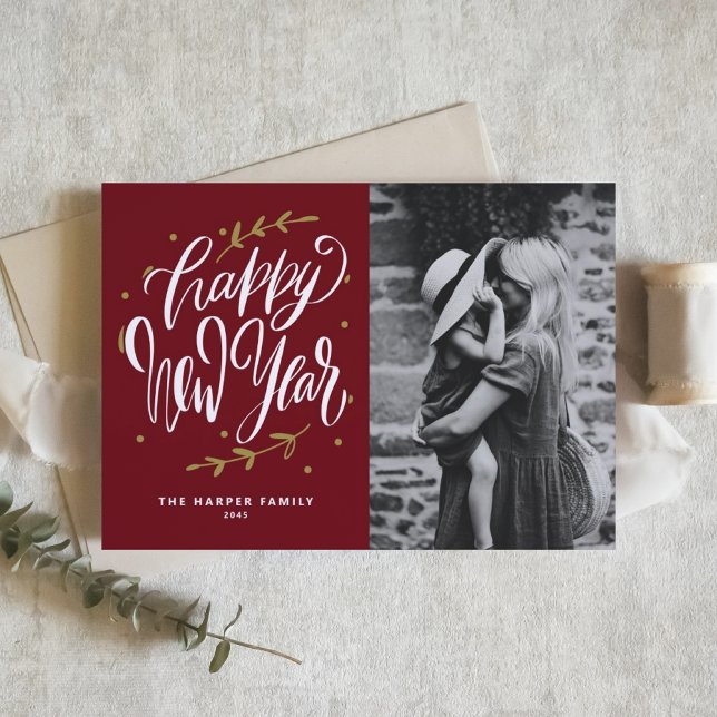 Cartes Pour Fêtes Annuelles Calligraphy and Wreath New Year Photo Burgundy (Customizable burgundy photo Happy New Year card featuring modern calligraphy and wreath.)