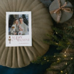 Cartes Pour Fêtes Annuelles Casse-noix moderne Joyeux Noël Typographie<br><div class="desc">Vous êtes sûr de répandre la joie des fêtes avec la Carte Postale Fête de Noël du Casse-Noisette Moderne Joyeux Noël Typographie Photo! Cette carte postale est parfaite pour envoyer à ceux qui sont chers pour leur souhaiter une joyeuse saison de vacances. La typographie festive en Bourgogne se démarque sur...</div>