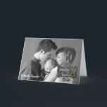Cartes Pour Fêtes Annuelles Chalkboard - Feliz Navidad Photo/nom espagnol<br><div class="desc">Votre photo est le point central de cette carte espagnole "Feliz Navidad" en damier à la mode ! Conçu par Simply Put by Robin; cadre graphique modifié avec l'aimable autorisation de Dianaz; ornement saint modifié avec l'aimable autorisation de Graphics Factory.</div>