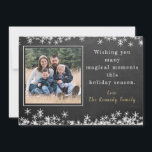 Cartes Pour Fêtes Annuelles Chalkboard Snowflake Family Photo Noël<br><div class="desc">Envoyez cette carte de voeux de Noël à la conception rustique du tableau et du flocon de neige pour souhaiter à votre famille et à vos amis une saison magique de fête. Personnalisez avec votre photo et votre message de famille. Crédit photo modèle : Photo de Kaitlyn Horton sur Unsplash...</div>