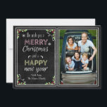 Cartes Pour Fêtes Annuelles Chalkboard Style Nous vous souhaitons un joyeux No<br><div class="desc">Carte de Noël de style Chalkboard mignonne avec typographie de style Chalkboard,  flocons de neige,  fleurs de Noël et couronne. Montrez coque vos belles photos à l'intérieur de la jolie bordure dessinée à la craie.</div>
