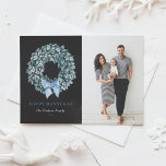 Cartes Pour Fêtes Annuelles Chalkboard White Berry Wreath Happy Hanoukka Photo<br><div class="desc">Heureux Hanoukka ! Envoyez vos souhaits de vacances à vos amis et à votre famille avec cette carte Hanoukka personnalisable. Cette carte Hanoukka photo présente une couronne de baies d'hiver blanc aquarelle sur un arrière - plan de tableau noir imitation. Personnalisez en ajoutant vos détails. Cette carte Hanoukka aquarelle est...</div>