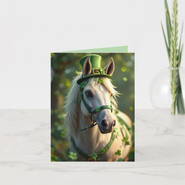 Cartes Pour Fêtes Annuelles Cheval mignon avec casquette vert, brique et shamr (Devant)
