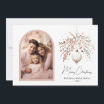 Cartes Pour Fêtes Annuelles Chic Aquarelle Bauble & Photo de famille Noël<br><div class="desc">Découvrez le charme de vos souhaits de vacances personnalisés avec notre carte de Noël Chic Watercolor Bauble & Family Photo. La délicate aquarelle d'un bauble de Noël, ornée de teintes roses douces et d'une verdure fraîche, contraste élégamment avec votre photo de famille chère encastrée dans un cadre élégant en arc....</div>