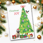 Cartes Pour Fêtes Annuelles Chien de carlin, Oiseau et Arbre de Noël<br><div class="desc">Sur le devant de cette carte de Noël, un adorable petit chien de Carlin porte un casquette de Père Noël rouge et blanc assis à côté d'un arbre de Noël. Des emballages de cadeaux aux couleurs vives sont éparpillés, et un bullfinch débarque sur le sapin de Noël. Le texte rouge...</div>