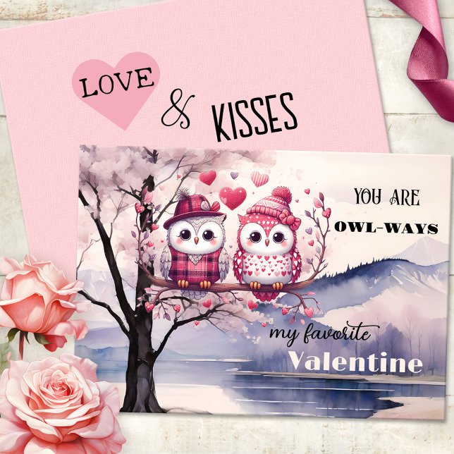 Cartes Pour Fêtes Annuelles Chouette mignonne Coeur rose Saint-Valentin (Funny Valentine's Day card featuring two cute owls on a tree branch in a watercolor winter landscape)