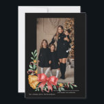 Cartes Pour Fêtes Annuelles Christmas Bells Photo Holiday Card<br><div class="desc">Une carte de voeux photo spectaculaire avec une garniture d'angle de cloches, étoiles, sucres de canne et verdure attachée avec un arc. (Photo créée par l'utilisateur15285612 - www.freepik.com). (Vector créé par orchidart - www.freepik.com). La carte est facile à customiser avec votre libellé, police, couleur de police, forme de papier et...</div>