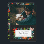 Cartes Pour Fêtes Annuelles Citron Rétro Gras & Floral | Photo de Vacances<br><div class="desc">Cette carte de vœux de vacances élégante présente un message de vœux encadré de fleurs sur le devant et un motif coloré sur le dos, comprenant des tranches d'orange, des fleurs, des branches de pin, des flocons de neige, des baies, des feuilles et des brindilles ! Toutes les illustrations ont...</div>