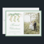 Cartes Pour Fêtes Annuelles Classic Christmas Stocking Garland Vintage 2 Photo<br><div class="desc">Watercolor Christmas Stockings Green Vintage 2 Photos Carte de vacances. Cette belle carte photo de Noël présente une guirlande de Noël aquarelle avec des arcs blancs comme cadre pour une photo. Le retour de l'invitation est Noël Stockings avec la guirlande de Noël et arcs. Il est parfait si vous cherchez...</div>