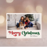 Cartes Pour Fêtes Annuelles Classique Simple Joyeux Noël Grande Photo<br><div class="desc">Célébrez la saison avec cette carte postale unique, simple et classique Joyeux Noël, grande photo de vacances avec une touche de charme vintage. Le design minimaliste présente une élégante palette de couleurs rouge et verte, évoquant l'esprit cosy de l'hiver. Son attrait moderne et ludique, associé à la formulation traditionnelle, crée...</div>
