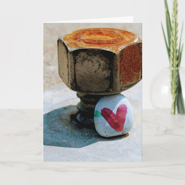 Cartes Pour Fêtes Annuelles Cœur Caché Roche et un Boulon Rouillé (Devant)
