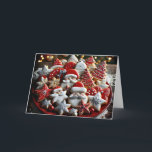 Cartes Pour Fêtes Annuelles Cookies De Sucre De Noël Sur Plateau Rouge<br><div class="desc">Une assiette festive est remplie de biscuits de Noël à la décoration complexe,  avec des motifs comme des visages de Père Noël,  des étoiles et des arbres de Noël</div>