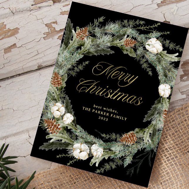 Cartes Pour Fêtes Annuelles Couronne de pin noir | Joyeux Noël d'or (An elegant, dark black holiday card with a traditional Christmas wreath and gold script)