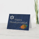 Cartes Pour Fêtes Annuelles Coutume élégante de Thanksgivukkah de damassé<br><div class="desc">Belle carte de voeux faite sur commande de Thanksgivukkah faite dans un bleu sur le motif bleu de damassé, avec l'illustration graphique d'une étoile de David argentée de ton, et une feuille d'automne. Le texte graphique de ton argenté, sur l'avant lit, Thanksgivukkah heureux. Personnalisez le texte à l'intérieur pour lire...</div>