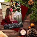 Cartes Pour Fêtes Annuelles Croire - Étoiles étincelantes Photo Noël Rouge<br><div class="desc">Cette simple carte de Noël présente votre photo entourée d'une abondance d'étoiles scintillantes. La légende en bas dit "croyez" et il y a de la place pour un bref salut et une signature. Une façon élégante et élégante d'envoyer des voeux de vacances. Le dos est orné d'un riche motif rouge...</div>