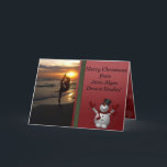 Cartes Pour Fêtes Annuelles Danseur Silhouette Dance Studio Snowman Noël<br><div class="desc">Carte de Noël studio de danse ou de yoga. Parfait pour envoyer à vos élèves pendant leur pause de Noël. Sur le devant, une photo d'une danseuse en silhouette au coucher du soleil sur la plage. Un mignon bonhomme de neige se tient sur le côté d'un arrière - plan rouge...</div>