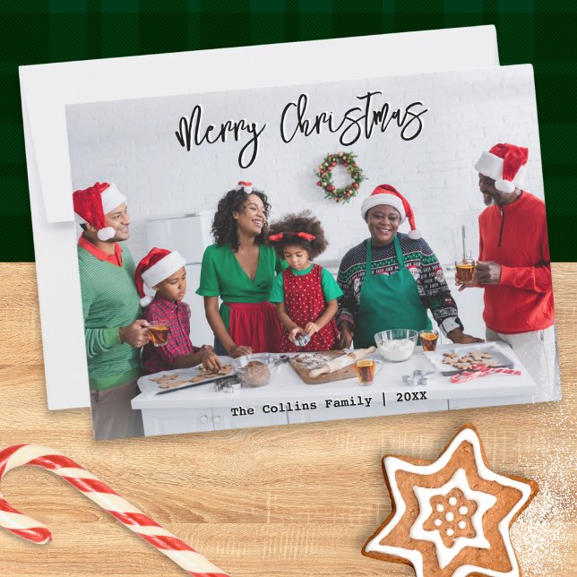 Cartes Pour Fêtes Annuelles Design moderne Script photo Joyeux Noël (A stylish Christmas card template for you to add your own photo, name(s) and the year number)