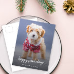 Cartes Pour Fêtes Annuelles Dog Christmas | Cute Puppy Happy Pawlidays<br><div class="desc">Photo personnalisée simple et élégante Carte postale de vacances Happy Pawlidays avec typographie manuscrite minimaliste moderne et un dégradé noir simple sur un arrière - plan rouge framboise. La photo de votre animal de compagnie bien-aimé et le texte peuvent facilement être personnalisés pour un design aussi unique que votre fumoir...</div>