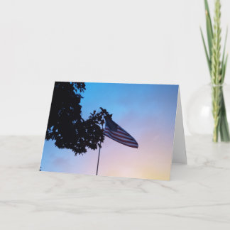 Cartes Pour Fêtes Annuelles Drapeau américain au crépuscule