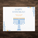 Cartes Pour Fêtes Annuelles Elégant bleu et or Menorah Hanoukka<br><div class="desc">Célébrez le Festival des lumières avec cette belle carte postale Hanoukka. Avec une menorah bleu et or frappante, cette carte apporte chaleur et joie à vos salutations Hanoukka. Les détails floraux complexes dans les coins apportent une touche d'élégance, ce qui en fait une façon parfaite de souhaiter à vos proches...</div>
