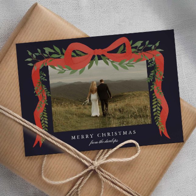 Cartes Pour Fêtes Annuelles Elégant Bow rouge avec verdure Photo Noël (Elegant red bows and greenery photo Christmas holiday cards.)