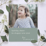 Cartes Pour Fêtes Annuelles Elegant Cheer de Christmas | Grayish Green<br><div class="desc">Carte photo de vacances simple, élégant, élégant, avec une typographie minimaliste moderne cite "gaieté de vacances et une bonne année" en blanc sur un arrière - plan vert sauge de forêt grisâtre. Le nom, l'année et l'accueil peuvent être facilement customisés pour une touche personnelle. Une carte de Noël sophistiquée, minimaliste...</div>