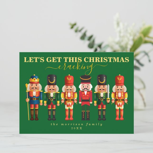 Cartes Pour Fêtes Annuelles Élégant moderne Funny Green Nutcracker Noël (Debout devant)