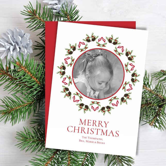 Cartes Pour Fêtes Annuelles Élégant Pinecone Holly Mandala Green 1 Photo (Christmas red and green foliage photo card template. )