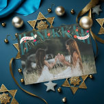Cartes Pour Fêtes Annuelles Elégant Serif Lettré main Happy Hanoukka Photo<br><div class="desc">Elégante serif "hanoukka" avec grenades et fleurs "Happy" et "avec amour" en rubans. Image originale de Becky Nimoy. Photo avec l'aimable autorisation de unsplash ; en turquoise</div>